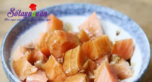 C&aacute;ch l&agrave;m c&aacute; hồi x&agrave;o đậu nấm 1