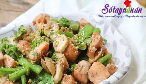 C&aacute;ch l&agrave;m c&aacute; hồi x&agrave;o đậu nấm 5