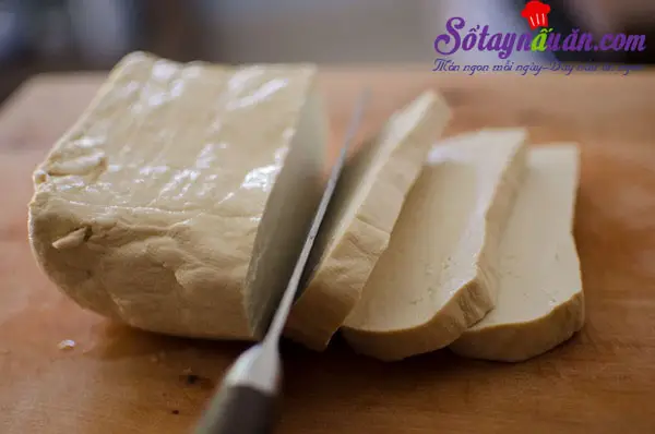 C&aacute;ch l&agrave;m đậu phụ r&aacute;n trứng kiểu H&agrave;n chua cay tuyệt ngon 1