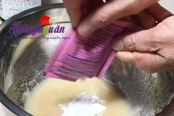 C&aacute;ch l&agrave;m g&agrave; r&uacute;t xương nhồi jambon 1