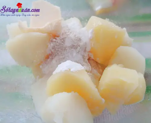 C&aacute;ch l&agrave;m khoai t&acirc;y bọc c&aacute; ngừ chi&ecirc;n gi&ograve;n si&ecirc;u hấp dẫn 4