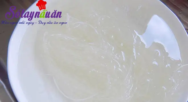 C&aacute;ch l&agrave;m miến x&agrave;o t&ocirc;m 4