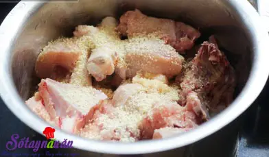 C&aacute;ch l&agrave;m thịt g&agrave; kho đ&ocirc;ng cực ngon 2
