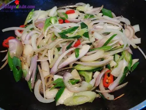 C&aacute;ch l&agrave;m t&ocirc;m chi&ecirc;n sốt chua ngọt đậm đ&agrave; đưa cơm 3.1