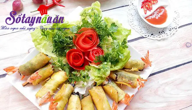 C&aacute;ch l&agrave;m t&ocirc;m cuộn khoai lang chi&ecirc;n gi&ograve;n cực hấp dẫn