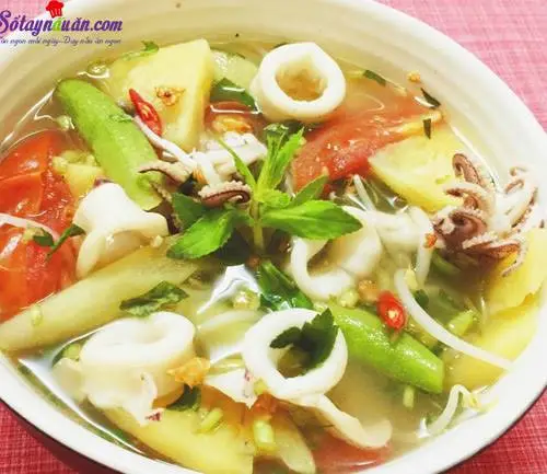 C&aacute;ch nấu canh chua mực thanh m&aacute;t bổ dưỡng ng&agrave;y h&egrave; kết quả