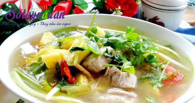 Canh sườn chua ngọt đậm đ&agrave; hương vị gia đ&igrave;nh