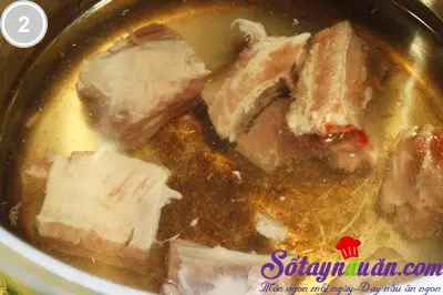 Canh sườn nấu củ sen ngọt m&aacute;t 2