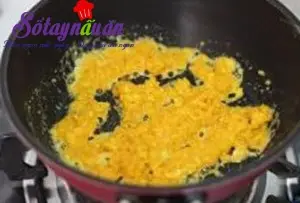 c&aacute;ch l&agrave;m đậu phụ om trứng muối