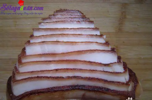 Độc đ&aacute;o với thịt sốt h&igrave;nh kim tự th&aacute;p - m&oacute;n ngon H&agrave;ng Ch&acirc;u 6