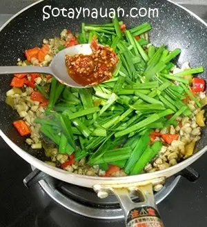 Nau an ngon, mon ngon hen xao he buoc 7, so tay nau an