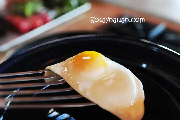 C&aacute;ch l&agrave;m b&aacute;nh m&igrave; trứng ốp la 4