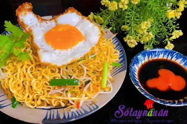 M&igrave; x&agrave;o trứng gi&ograve;n