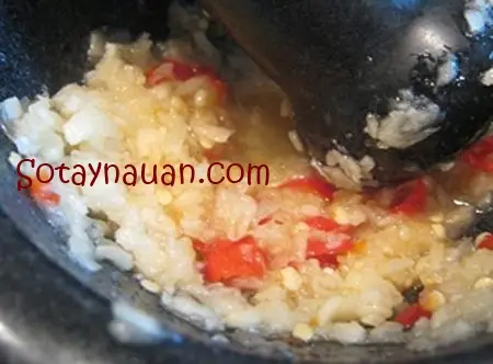 nộm g&agrave; bắp cải 4