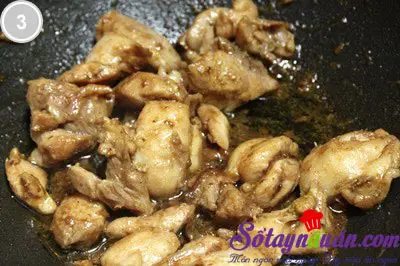 Thịt g&agrave; x&agrave;o khoai t&acirc;y chi&ecirc;n 3
