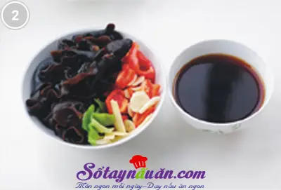 trứng c&uacute;t x&agrave;o mộc nhĩ chua ngọt 2