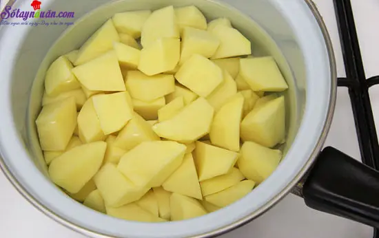 C&aacute;ch l&agrave;m b&aacute;nh c&aacute; hồi khoai t&acirc;y