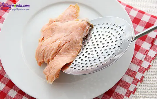 C&aacute;ch l&agrave;m b&aacute;nh c&aacute; hồi khoai t&acirc;y 3