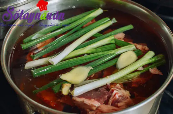 Hướng dẫn l&agrave;m b&ograve; hầm si&ecirc;u ngon kh&ocirc;ng thể ch&ecirc;