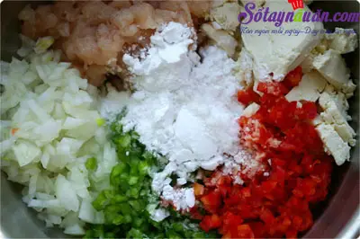 Hướng dẫn l&agrave;m đậu phụ bọc thịt g&agrave; chi&ecirc;n gi&ograve;n rụm tuyệt ngon 2