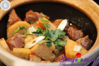 Khoai sọ kho thịt 5