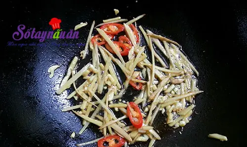 Ngon hơn với thịt g&agrave; rim nước tương chuẩn vị 5