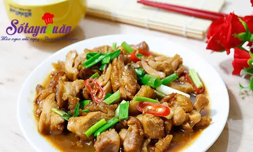 Ngon hơn với thịt g&agrave; rim nước tương chuẩn vị