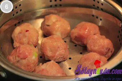 Thịt vi&ecirc;n bọc trứng sốt c&agrave; 6