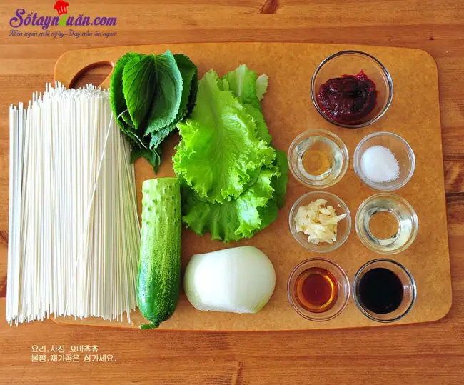 Tự tay l&agrave;m m&igrave; trộn cay vị H&agrave;n ngon kh&ocirc;ng cưỡng được nguy&ecirc;n liệu