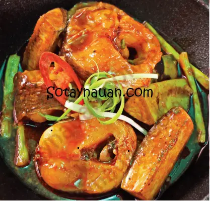 Hướng dẫn cách làm cá kho chuối đưa cơm ngày lạnh